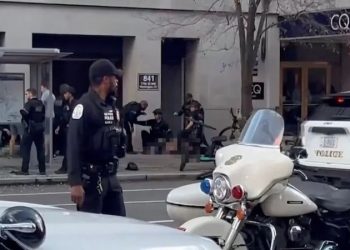 У США афганець відкрив вогонь по двох військовослужбовцях Національної гвардії | Політика