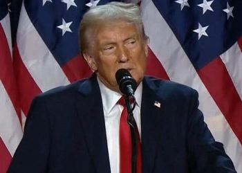 У США рекордно обвалився рейтинг Трампа | Політика