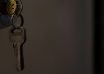 У Запоріжжі шахрай оформив на себе житло померлої сусідки