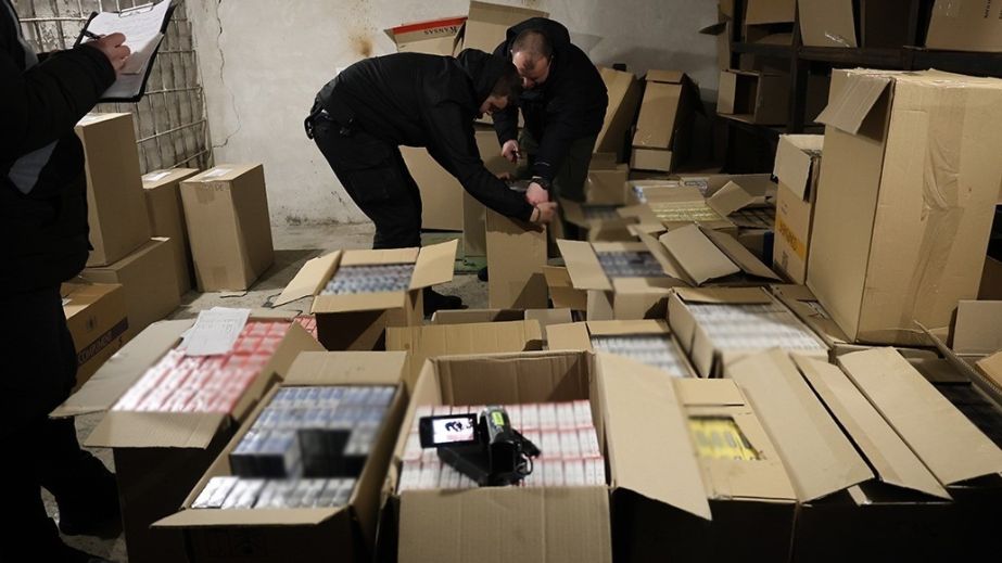У Запоріжжі відбулися обшуки в місцях продажу контрафактних цигарок