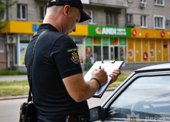 У Запоріжжі затримали іноземця, який “чистив” автівки