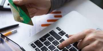 Украинцев атакуют фейковыми письмами от имени НБУ: как работает новая схема мошенников