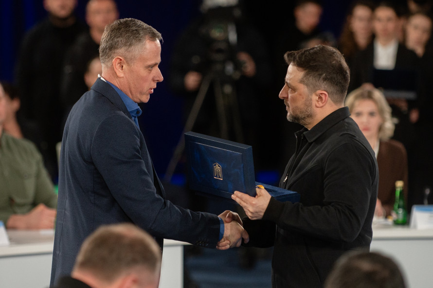 Вручення відзнаки "Місто-герой України" 