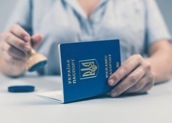 Верховная Рада запретила русский язык в записях паспортов-книжек