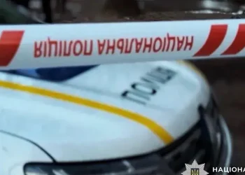 Вихопив телефон і побіг: в Дніпрі затримали грабіжника