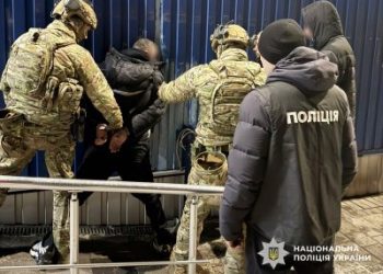 Вимагав 7000 доларів за сприяння в ухиленні від мобілізації – у Миколаєві поліцейські затримали 45-річного місцевого мешканця »