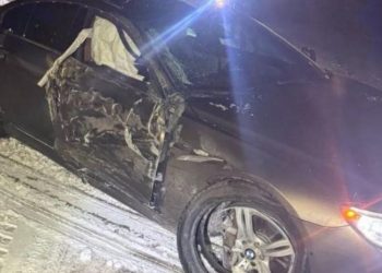 Вкрали та потрощили чужу BMW: у Запоріжжі затримали двох молодиків
