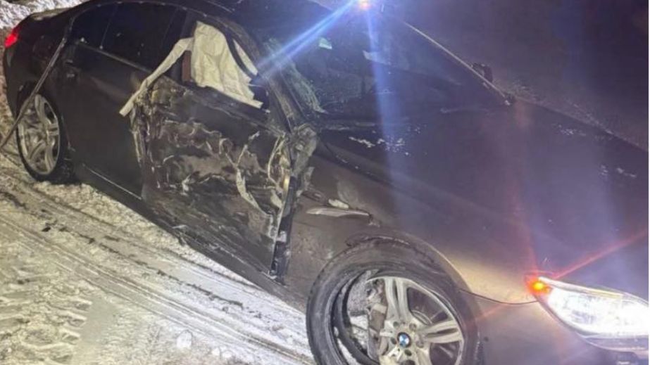 Вкрали та потрощили чужу BMW: у Запоріжжі затримали двох молодиків