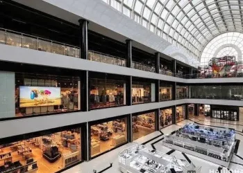 Вкрав пуховик: у Дніпрі затримали 18-річного хлопця