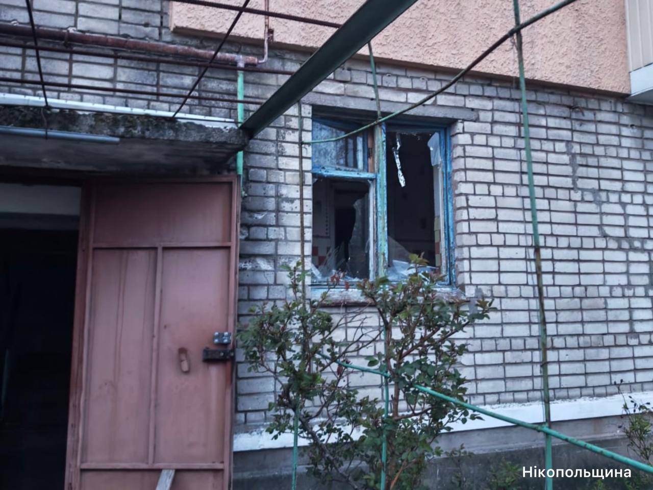 Наслідки ворожих ударів по Нікопольщині 