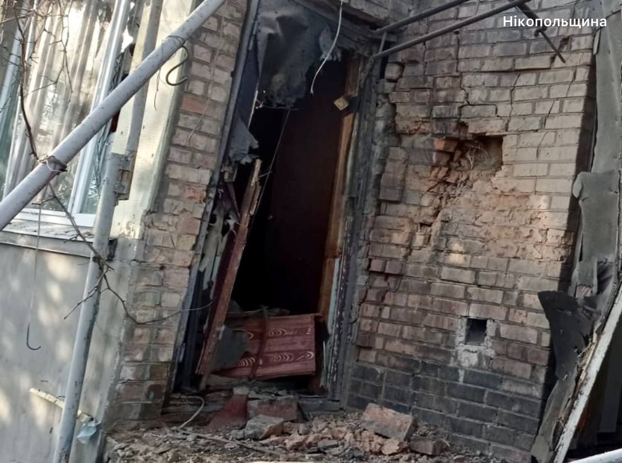 Наслідки ворожих ударів по Нікопольщині 