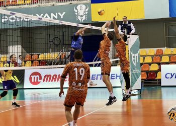 Волейбольна «Решетилівка» перемогла чернігівський «Буревісник-ШВСМ» • Волейбол •