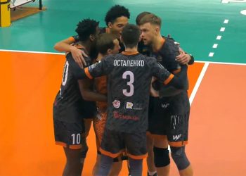 Волейбольна «Решетилівка» перемогла хмельницьке «Поділля» у шостому турі Суперліги • Волейбол •