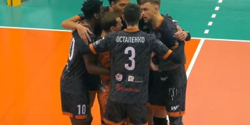 Волейбольна «Решетилівка» перемогла хмельницьке «Поділля» у шостому турі Суперліги • Волейбол •