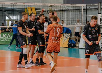 Волейбольна «Решетилівка» перемогла «МХП-Ладижин» у четвертому етапу Кубка України • Волейбол •