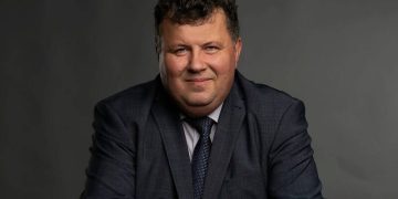 За час повномасштабного вторгнення нам вдалося зберегти колектив університету – Володимир Бугров | Політика