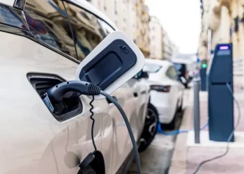 Заборона бензинових авто в ЄС 2035 – Євросоюз готує послаблення для автовиробників та нові пільги – Світові новини