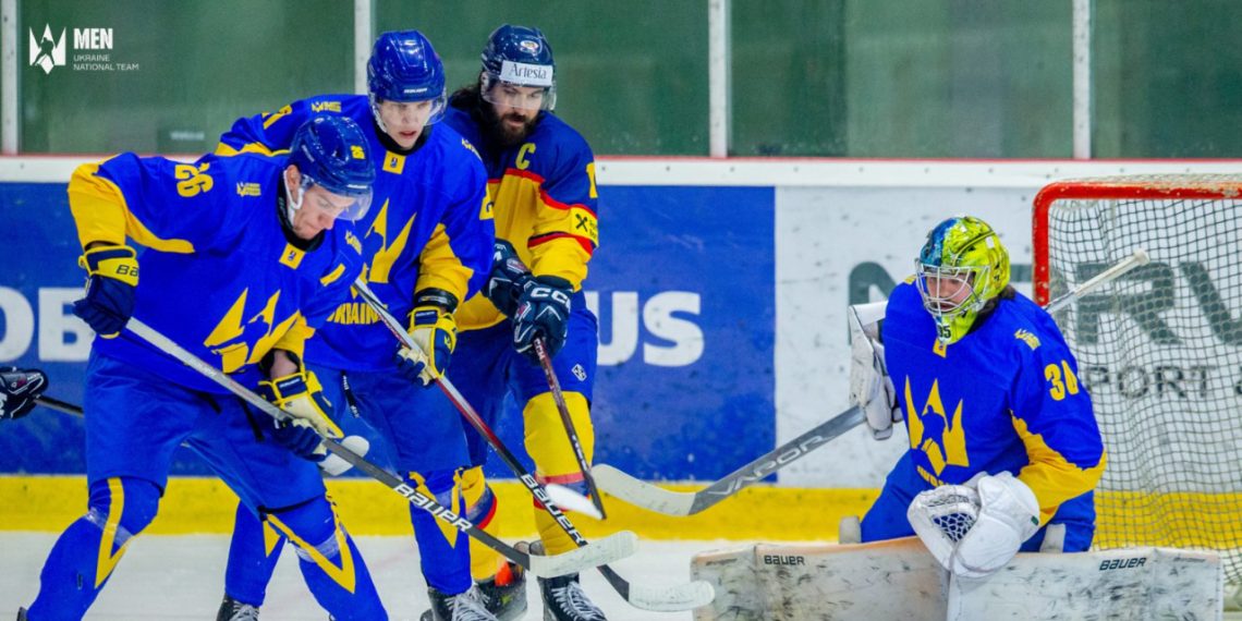 Збірна України з хокею з гравцями ХК «Кременчук» у складі перемогла Румунію • Хокей •