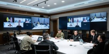 Зеленський: “Фронт тримається, готуємо дипстрайки”